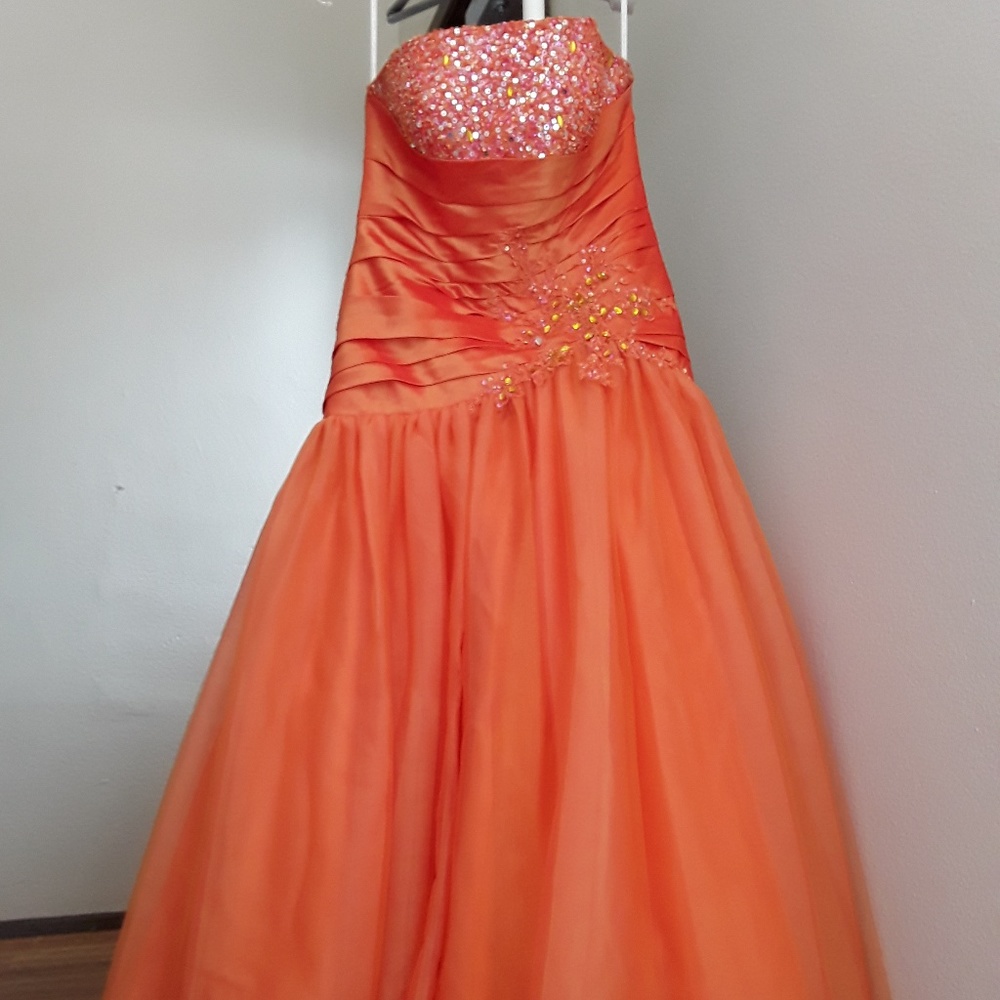 VERY NICE ORANGE DRESS FOR SPECIAL OCCASIONS.
